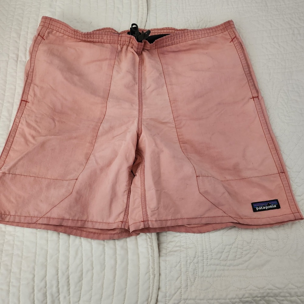 Patagonia Baggies Shorts Mens Small Pink Coral NetPlus Recycled Nylon 5 Inseam